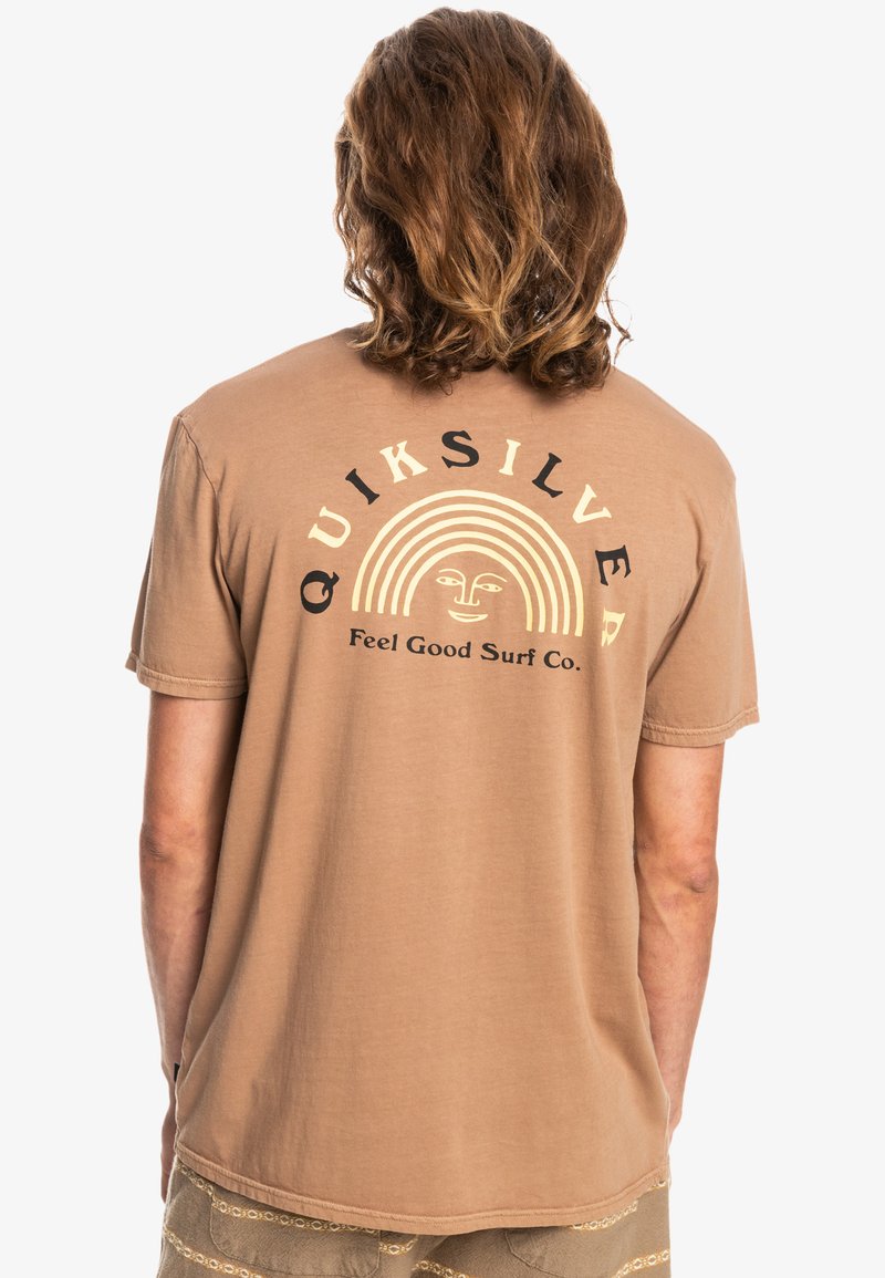 Herren T-Shirts & Polos | Quiksilver RAINBOW VALLEY T-Shirt print chipmunk/braun - QH74493 Herren T-Shirts & Polos | Quiksilver RAINBOW VALLEY T-Shirt print chipmunk/braun - QH74493