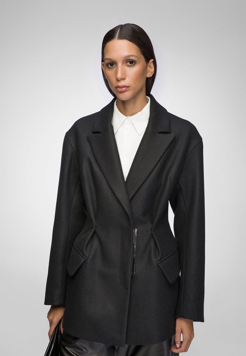 VSP - LIA - Manteau classique - black, Agrandir
