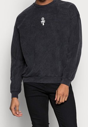 Sweater - black