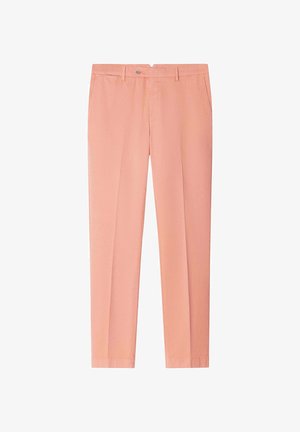 Pantaloni formali da uomo a taglio dritto in rosa chiaro con passanti per cintura, tasche laterali, chiusura con bottoni e dettagli a piega frontale.