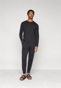 Pier One Pyjama - black