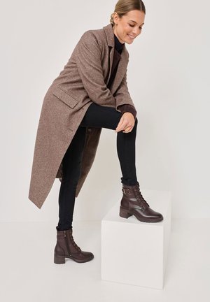 Tamaris ELEGANTE MIT TOUCH-IT - Biker-/cowboynilkkurit - mocca
