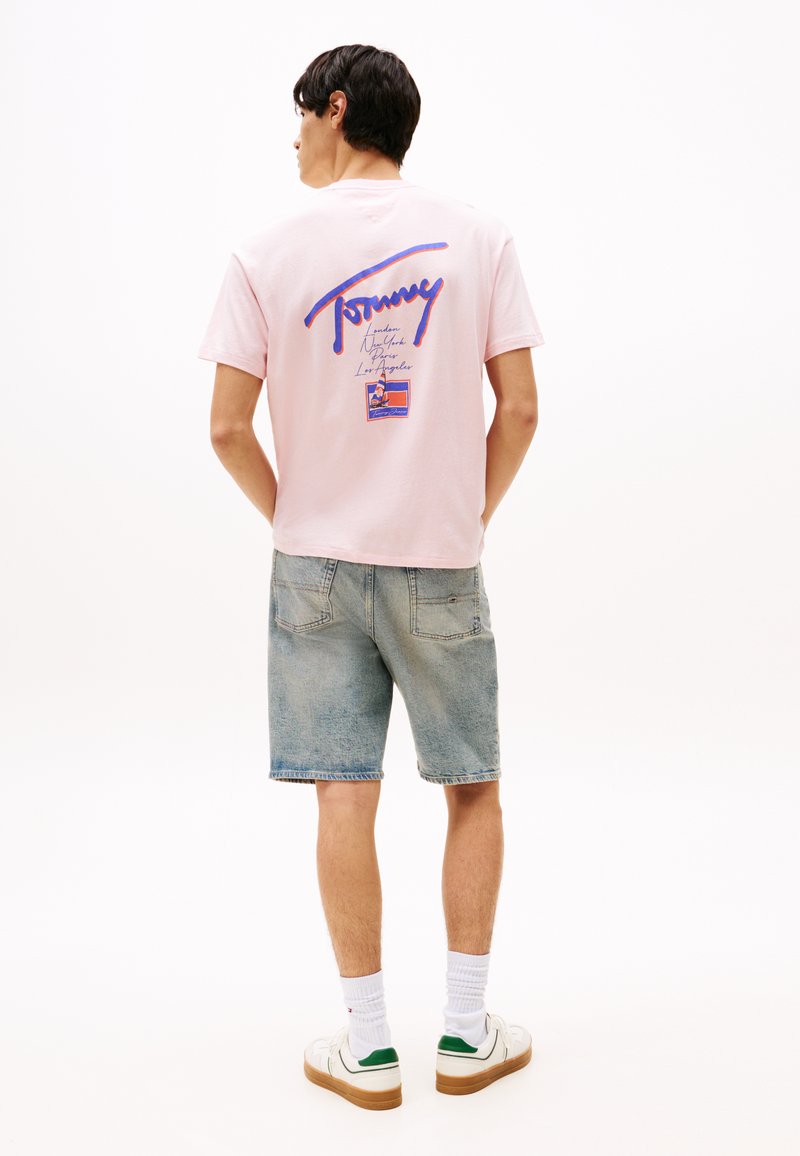 Tommy Jeans - FADED GRAPHIC TEE UNISEX - T-shirt imprimé - precious pink, Agrandir