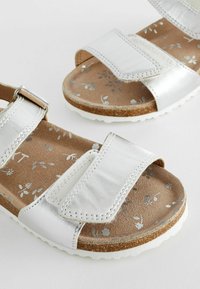 Next WIDE FIT  - Lauflernschuh - silver