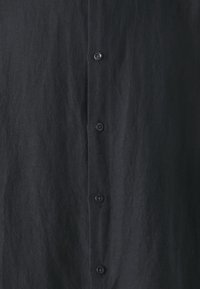 GAP Ing - true black