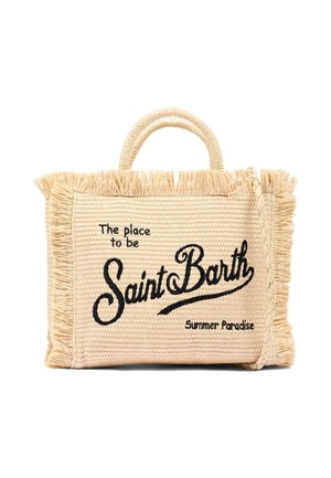 Beige geweven tote tas met franjes aan de randen, korte handvatten en zwarte tekst met de tekst "The place to be Saint Barth Summer Paradise."