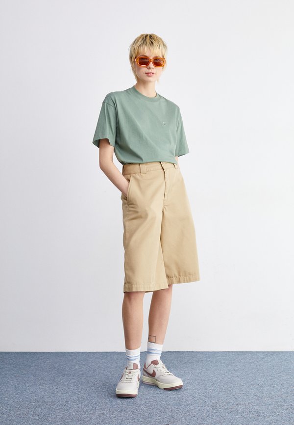 CHESTER - Basic T-shirt - park3