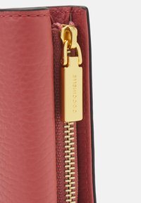 Coccinelle BEAT SOFT - Portafoglio - pot