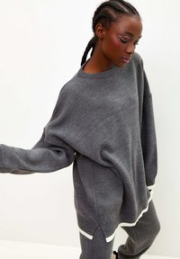 Cesare Gaspari OVERSIZED JOGGER SET  - Spodnie treningowe