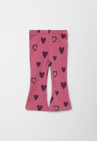 Roze flared leggings van zachte stof, met een patroon van verschillende harten in donkerpaars en gele omtrek.