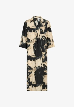 Lühikeste varrukatega kleit, millel on krae, abstraktsed mustad ja beežid mustrid, pehme kangas ja lõtv istuvus.