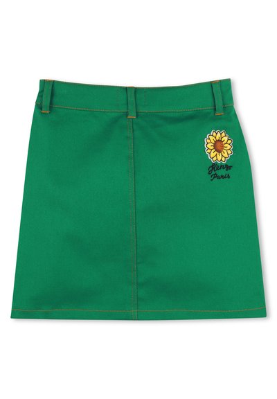 Mini-jupe en denim vert avec une broderie de tournesol jaune et le texte "Glenza Paris". Comprend des coutures contrastantes en orange et une taille standard.