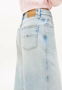 Thumbnail Image 4