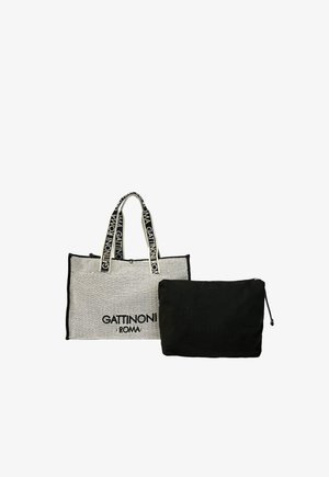 Große gewebte Tote-Tasche mit schwarzem und weißem Gattinoni Roma Schriftzug und passendem schwarzen Reißverschluss-Etui daneben.