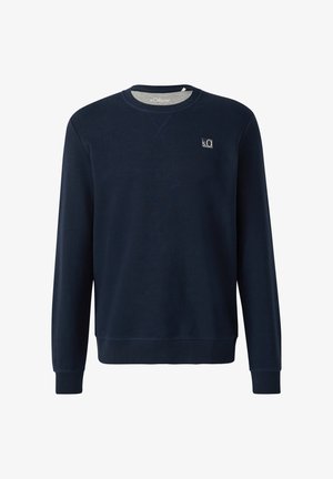 Tamsiai mėlynas medvilninis džemperis su raukšlėtais rankogaliais ir apačia, apvalia iškirpte ir maža siuvinėta logotipu kairėje krūtinės pusėje.