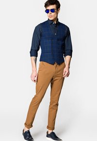 Lancerto GRENADA - Kamizelka garniturowa