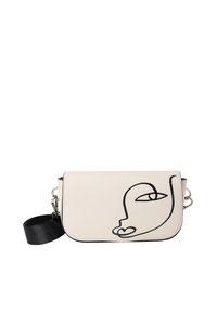 Borsa a pochette in ecopelle crema con un design in linea nera di un volto, dotata di una tracolla nera removibile e di accessori in metallo argentato.