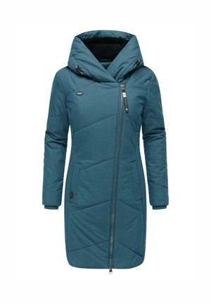 Cappotto lungo trapuntato color verde acqua con cappuccio ampio, chiusura con zip, due tasche laterali e motivo a cuciture diagonali per un tocco di texture in più.