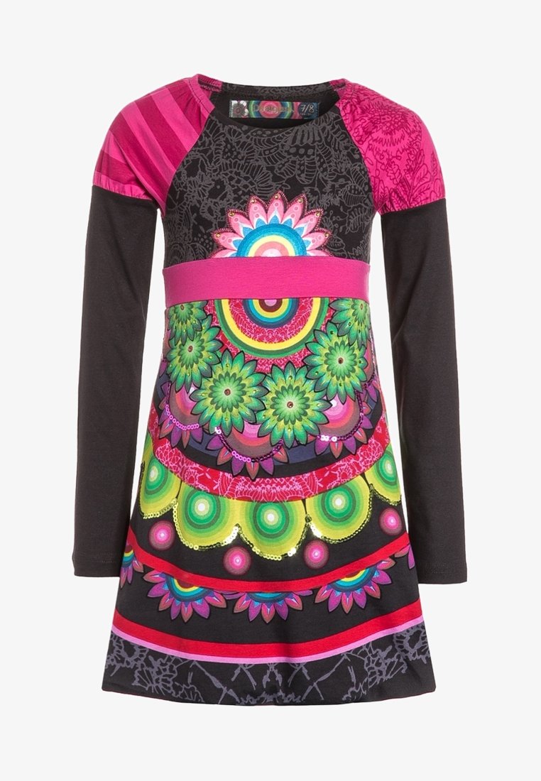 Robe à manches longues pour filles avec des manches roses, des bras noirs et des motifs floraux et géométriques multicolores vibrants sur le corps et la jupe.