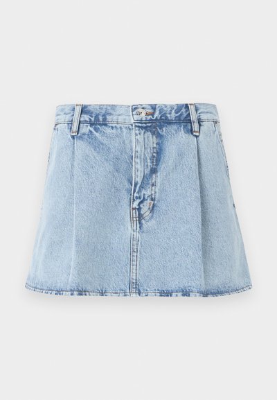 Denim mini skirt in light blue, featuring a fitted waist, pleated front, and subtle fading. Classic five-pocket design with metal button.