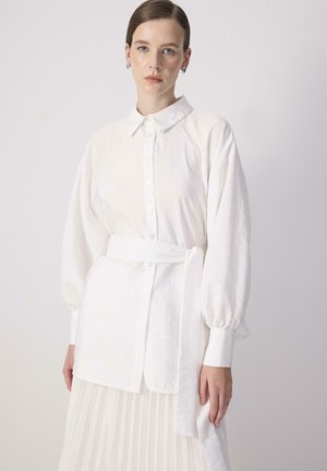 BAT SLEEVE - Blúzka so zapínaním na gombíky - white