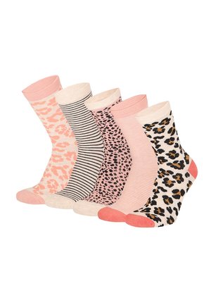 Fünf Paar knielange Socken in Rosa-, Creme- und Schwarztönen mit Leopardenmustern, Streifen und einfarbig mit kontrastierenden Zehen und Fersen.