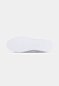 Thumbnail Image 8