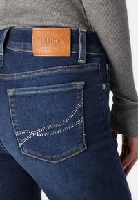 LIU JO PANT AUTHENTIC BEAT - Bootcut-farkut - denim blue