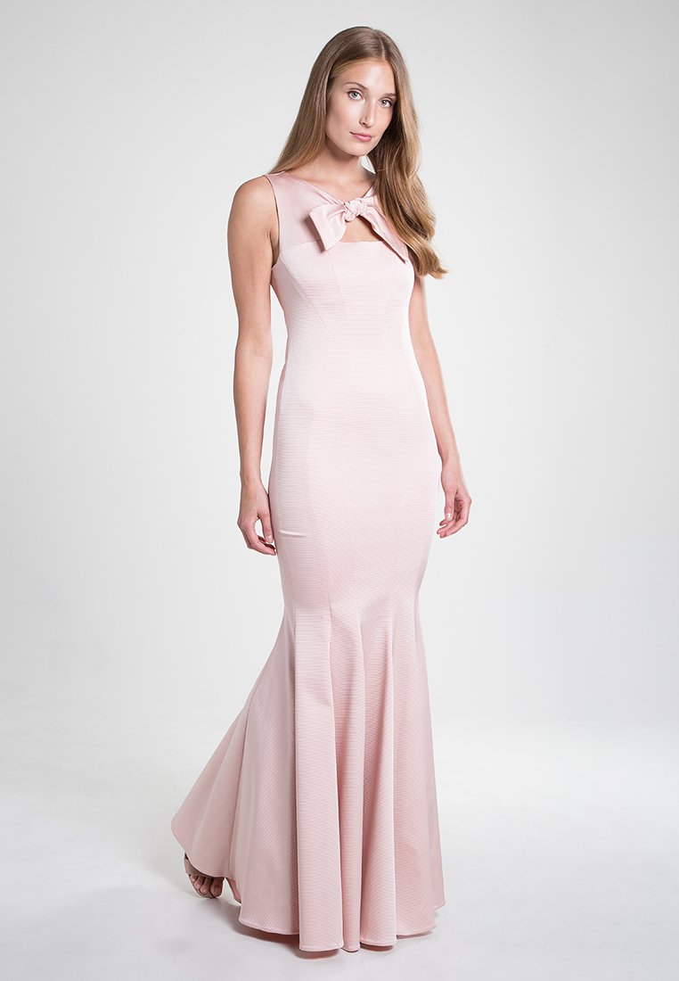 Îmbrăcăminte de ocazie