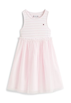 Robe sans manches pour tout-petit avec haut côtelé rayé rose et blanc et jupe en tulle rose clair, avec petit logo Tommy Hilfiger sur la poitrine.