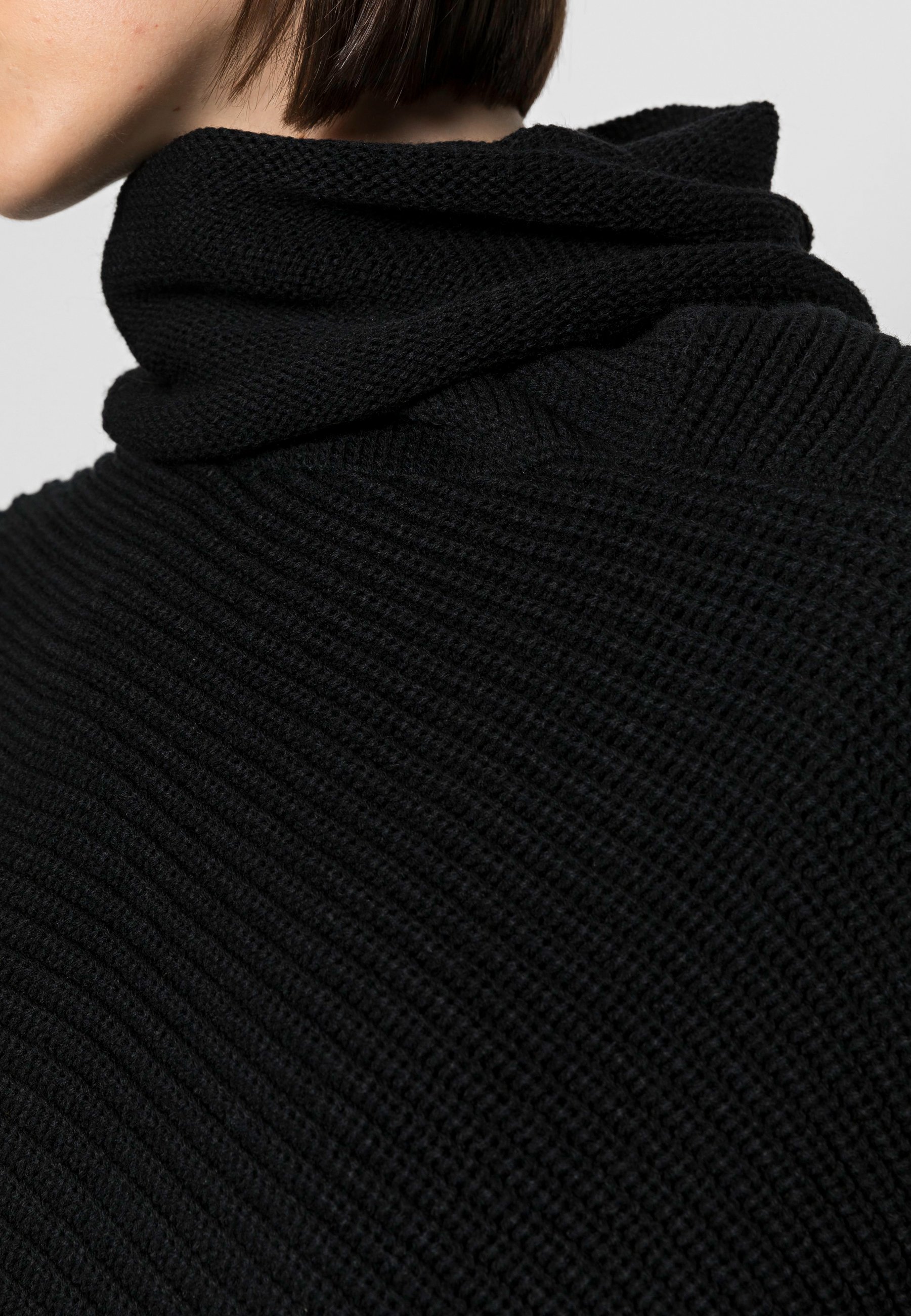 Women Cape Women Cape