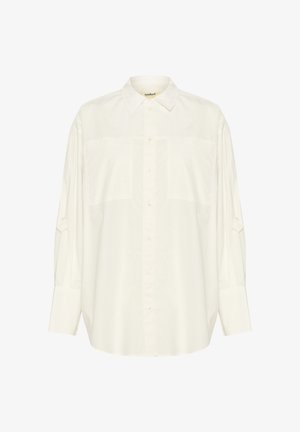 Bela srajca z gumbki, izdelana iz bombaža, z dolgimi rokavi, dvema sprednjima žepoma in klasičnim ovratnikom. Ima sproščen kroj in mehak otip.