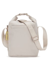 Borsa a tracolla beige con superficie in tessuto testurizzato, tracolla regolabile, tasca frontale con zip e una piccola etichetta con logo sul lato.