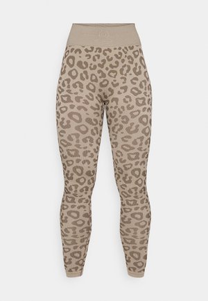 Leopardenmuster-Leggings in Beige und Taupe. Gerippte Textur und hoher Bund. Mit einem durchgehenden Tierdruckmuster.