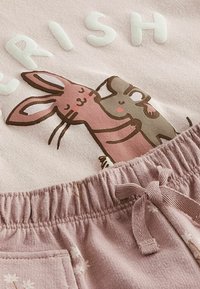 Next BUNNY SET  - REGULAR FIT - Lühikesed püksid - pink friendship