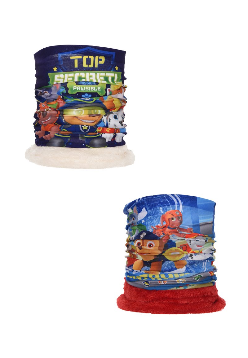 Dwie kominy dla dzieci: jeden ma kolorowe postacie na niebieskim materiale z białym sztucznym futrem, a drugi jest przeważnie niebieski z czerwonym futrem.