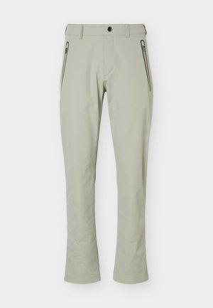 Világosszürke egyenes szárú nadrág övbújtatókkal, elöl gombos záródással, valamint két függőleges, cipzáras zsebbel mindkét oldalon.