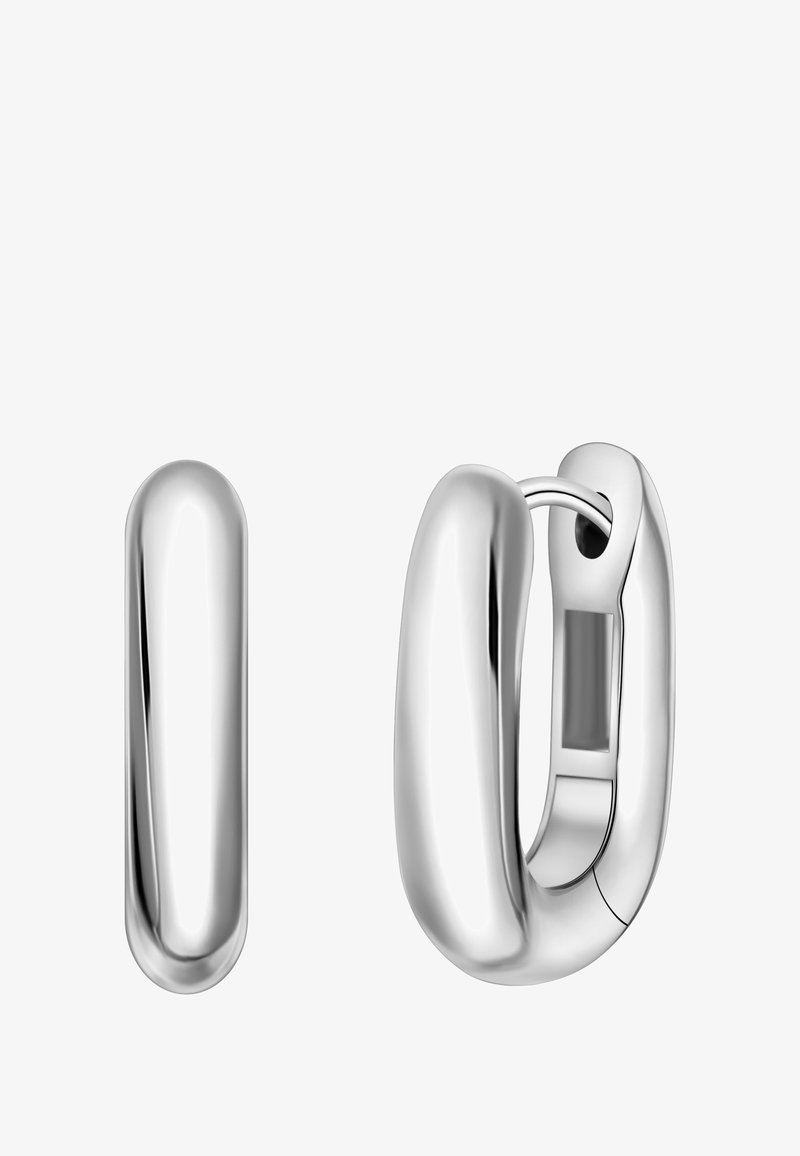 Pendientes de aro de plata con un diseño liso y redondeado. Acabado de metal pulido con una conexión sin costuras y un cierre de bisagra seguro.