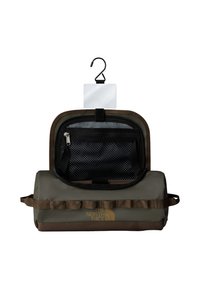 Grön och brun rese-toalettsväska med krok, zippered nätficka och volang framtill. Tillverkad av hållbart material; kompakt design.