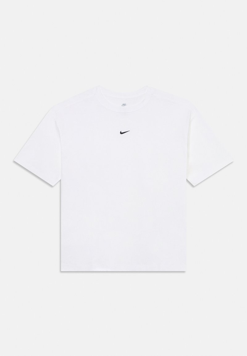 Fehér pamut póló rövid ujjakkal, kerek nyakkivágással és középen elhelyezett, kis fekete Nike logóval. Simás textúra, laza szabás.