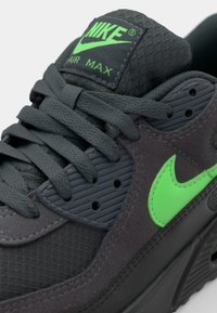 Nike Sportswear AIR MAX 90 - Trainers - anthracite/green strike/black