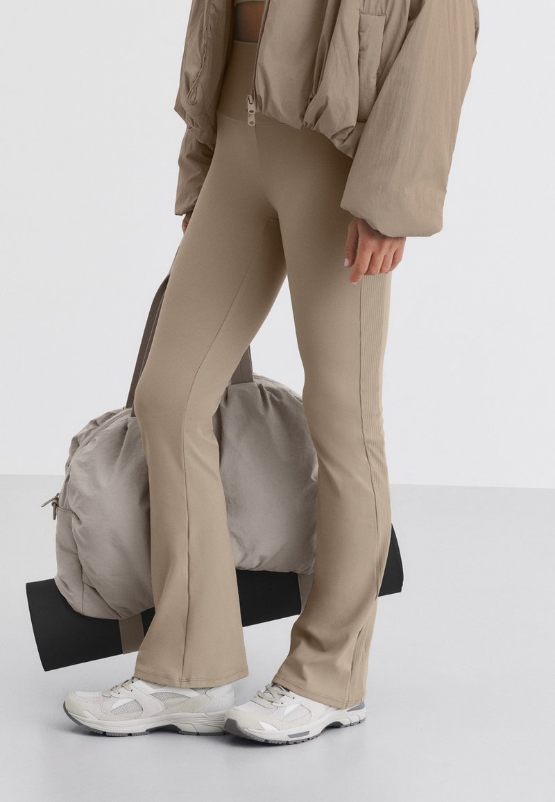 OYSHO - RUCHED - Matkakassi - grey, Suurenna