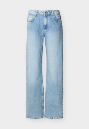 Gaisani zilas krāsas augsta vidukļa platajās džinsa bikses ar priekšpuses pogu un rāvējslēdzēja aizdari, priekšējām un aizmugurējām kabatām, attēlotas uz baltas fona.