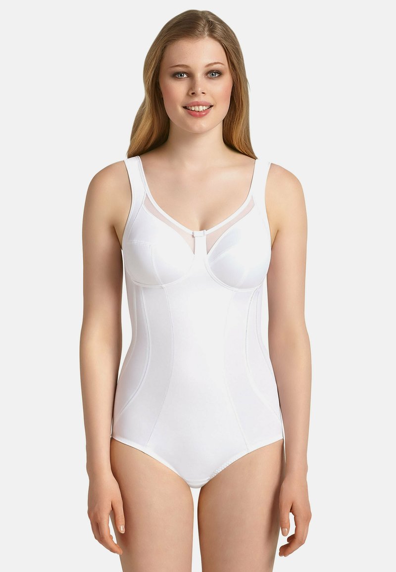 Weißer Shapewear-Body mit breiten Trägern, geformten Cups und glatter Oberfläche. Verfügt über Nahtdetails und einen kleinen Verschluss vorne.