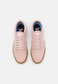 Nike SB SB CHRON 2 CANVAS - Sapatilhas - pink oxford/white/light brown/black