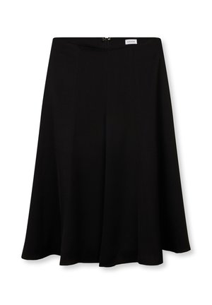 Czarna spódnica midi w linii A z tylnym zamkiem i małą białą metką marki na pasku, przedstawiona na białym tle.