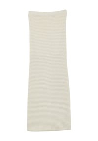 Tissu tricoté de couleur crème, texture lisse, forme rectangulaire, avec un motif côtelé et une large ouverture en haut.