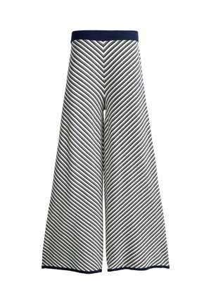 Pantaloni largi cu dungi diagonale albastre și albe, talie albastră și tivuri cu accente albastre, expuși pe un fundal alb.