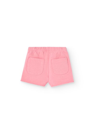 Rosa bomullsshorts med elastisk midjebånd, frynsete kant og to baklommer. Myk tekstur med et enkelt design.