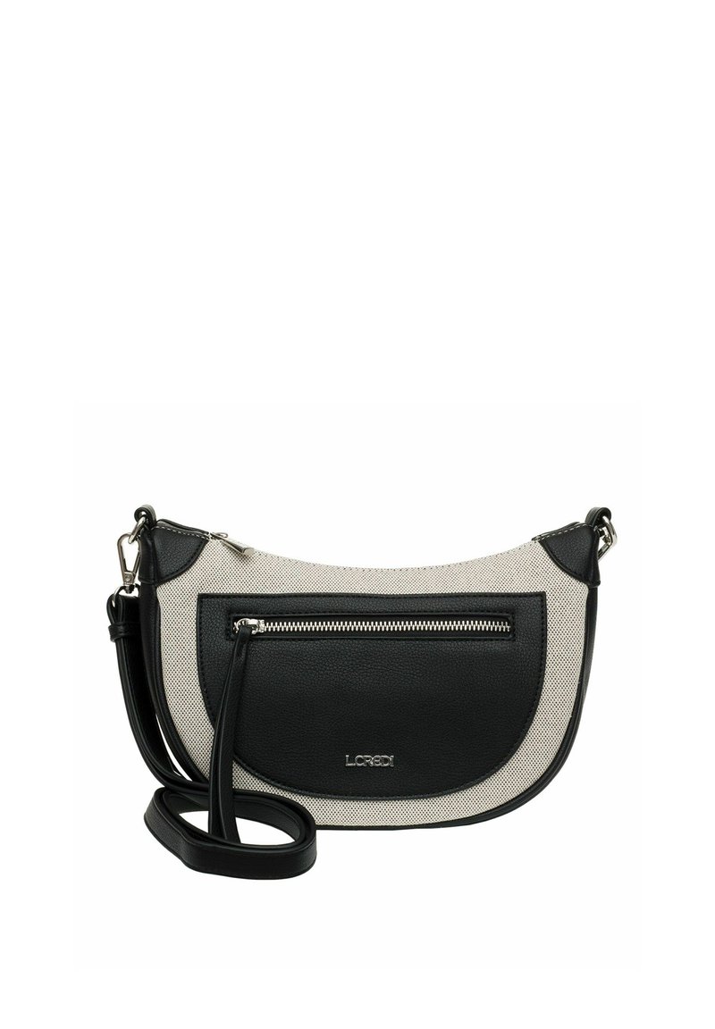 Bolso de hombro con una base de cuero negro y un cuerpo de lona crema, que presenta un bolsillo frontal con cremallera y una correa ajustable.